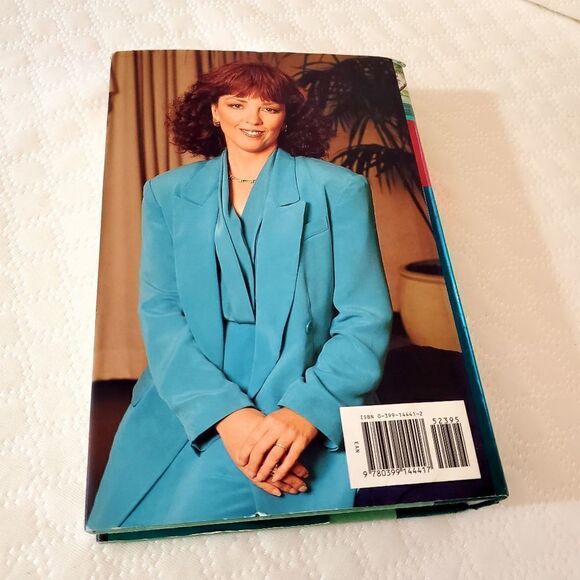 The Reef by Nora Roberts - Picture 2 of 7